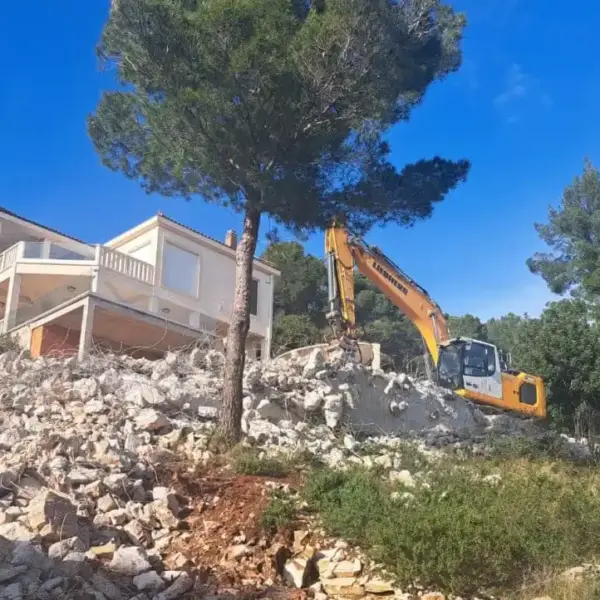 Abrissarbeiten Brac Milna